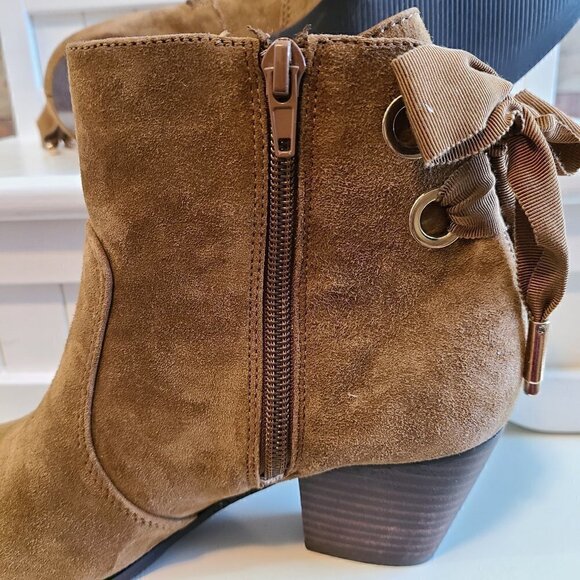 BELLA VITA COGNAC BOOTIES SIZE 6.5 - Picture 7 of 9